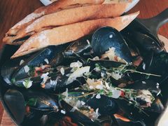 -ROAST coffee & eatery