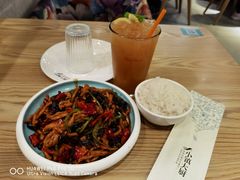 -小镇大厨新概念复合中餐厅(万达广场大连高新店)