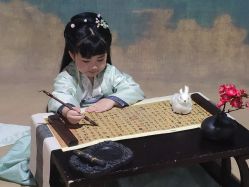 点击看大图 -盘子女人坊古装写真摄影(厦门总店)