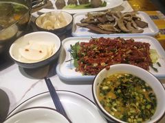 -乡土黄·鲜牛肉火锅·小龙虾(兴业街店)