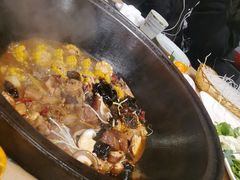 小笨鸡-万里闯关东铁锅炖菜馆(高新旗舰店)