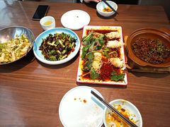 -有红鸡毛店·川菜(建设路店)