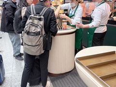 -星巴克(上海虹桥站2A检票口)