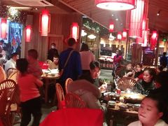 大堂-野山舂·贵州现舂酸汤火锅(鸿通城店)