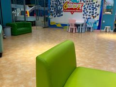 -Swim斯卫姆国际儿童游泳中心(红博中央公园店)