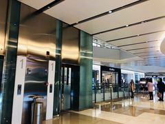 -王府井百货熙地港店