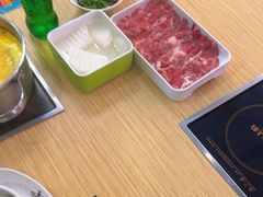 -杨老板·海鲜集市火锅·鲜切牛肉(中防万宝店)