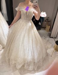 点击看大图 -GRACE KELLY婚纱与礼服(北京店)