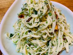 小茴香拌煎饼-金牌老碗时尚陕菜(王府井百货店)