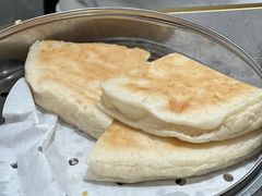 鱼头泡饼-八张桌子(老店)