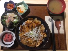 -本格丼·炭火烤肉饭(大悦路成都大悦城店)