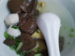 -松树干拌面店