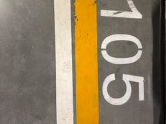 -白玉兰广场停车场