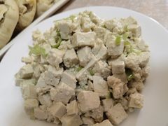 葱拌豆腐-宝光熏肉鞋底火烧(新街口店)