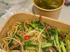 -辣叨叨·江西小炒锅气米粉(南京西路店)