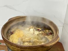 炭炉果鸡煲-威邵鸡煲(西华路总店)