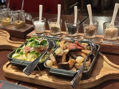 -恰餐厅及酒吧 CHAR Bar & Grill (北京丽都皇冠假日店)