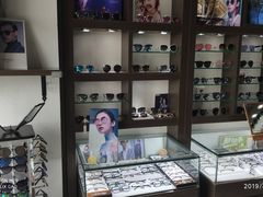 -视野联行眼镜蔡司·依视路官方授权店(顺城店)