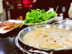 -老来福·非遗酸汤兔(凯旋路店)