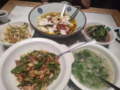-绿草地·湘菜(酃湖师院店)