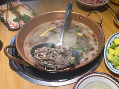 -洱火云南酸菜牛肉火锅(石景山当代商城店)