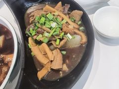 庙街萝卜牛杂-新仙清汤牛腩(铜锣湾店)