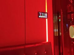 -唯爱KTV聚会餐厅(仙林东城汇店)