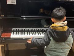 -柏斯音乐艺术中心·钢琴·吉他(上音店)