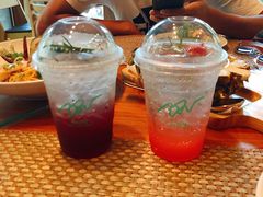 -Chom Cafe and Restaurant