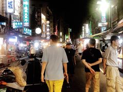 -六合夜市