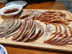 -老天桥酱肉烧饼夹肘子(天桥店)