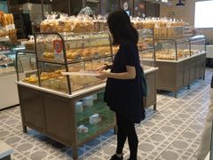 面包甜点陈列柜-面包新语(滨湖万达店)