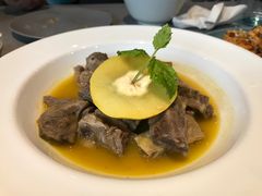 酸木瓜炖牛腩-半山腰·云南菜(侨福芳草地店)