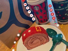 草莓红丝绒卷-星巴克臻选(绍兴世茂店)