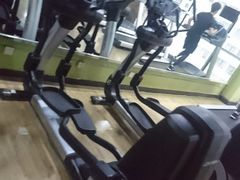 -立峰超越健身中心(先天下店)
