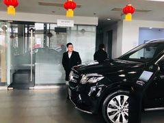 -上海星瀚奔驰4S店(红柳路店)