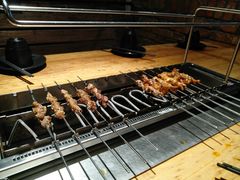 会自己转的烧烤炉-悦屋老板娘的烤肉店(紫薇田园店)