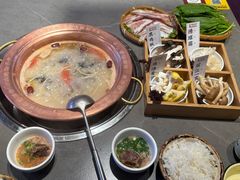 -阿婆情腊排骨火锅·野生菌季(古城旗舰店)