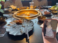 -铭牛烧肉·和牛海鲜自助(高新月牙湖店)
