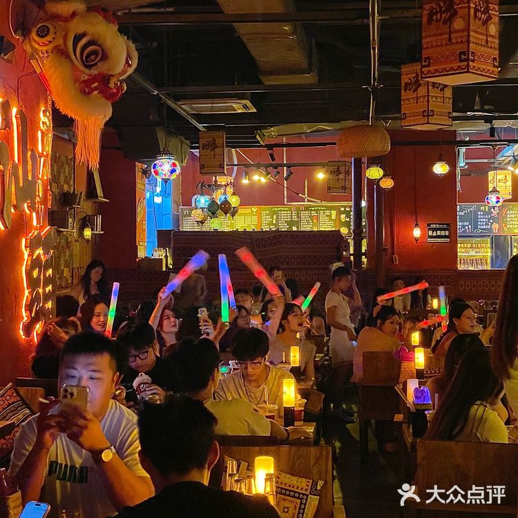 这家小酒馆🍻有种不在汕头的松弛感!