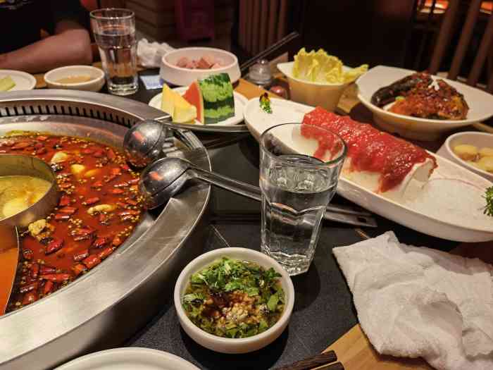 玖隆坡鱼头火锅无锡荟聚中心店