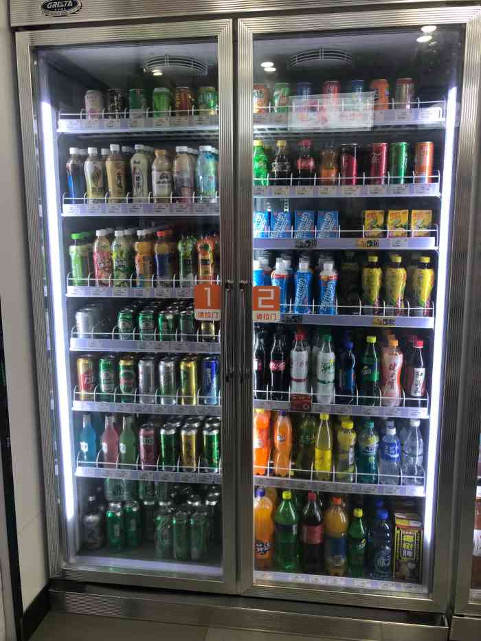 金山广场开了这家美宜佳真的是会方便很多不需要远远跑去超市买东西