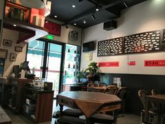 大堂-卤儿道道(经纬店)