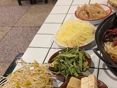 -财二舅火锅招待所