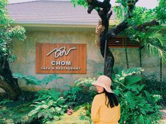 -Chom Cafe and Restaurant