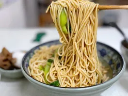 青**面