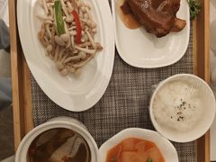 -乐禧母婴全自营月嫂(宝山店)