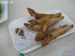 炸沙丁鱼-海岛渔村大酒店(云霄路店)