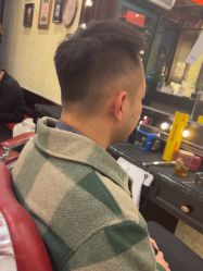 -东方先生国潮男士理发馆