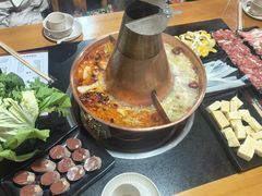 -果松木炭酸菜铜火锅·外婆参鸡汤